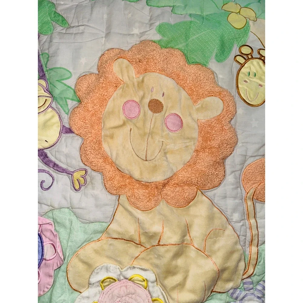 WB11 Vtg Child of‎ Mine by Carter's Jungle Animal Baby Crib Quilt Lion Giraffe